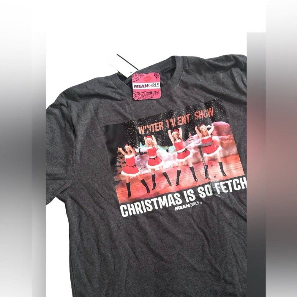 NWT Mean Girls‎ Christmas is so Fetch Tee Shirt size Medium